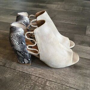 Tahari Post Suede Ankle Boot Snake Print Chunky Heel Open Toe Women’s 9.5